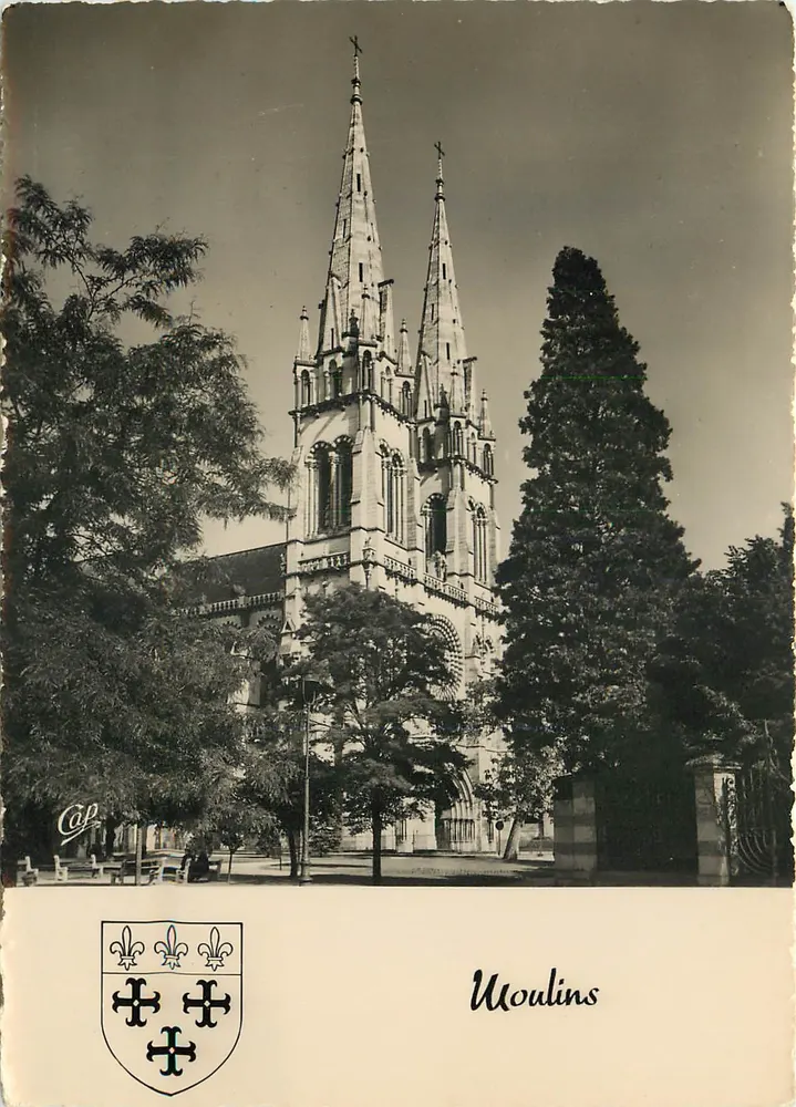 Moulins — A Catedral — Cie des Arts Photographiques, Paris - Frente