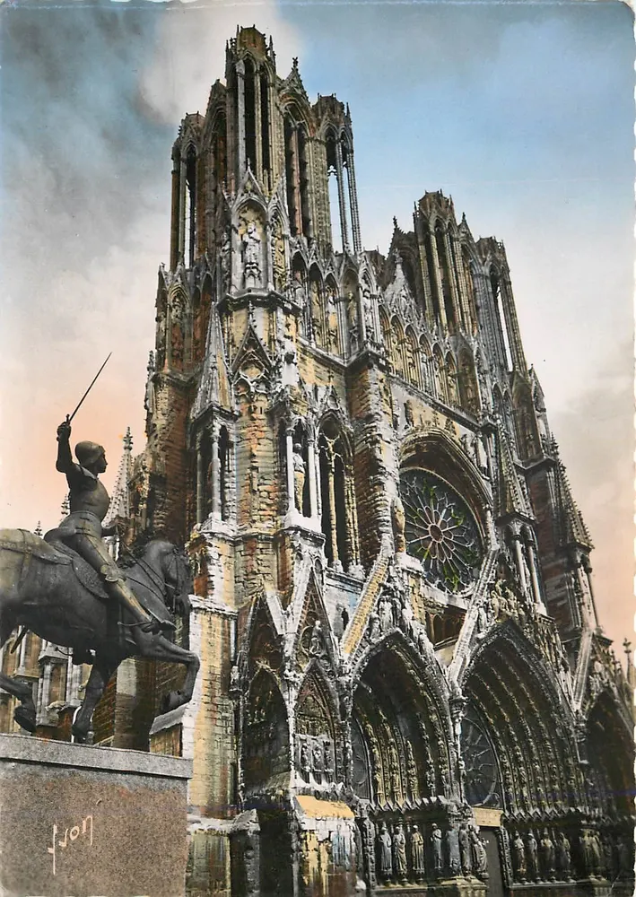 Reims (Marne) - La Cathédrale et la Statue de Jeanne d'Arc — Éditions d'Art, Paris, n° I.B.C. 3260 - Recto
