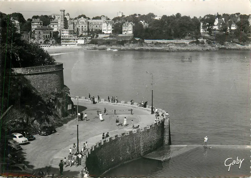 Dinard (Ille-et-Vilaine) — Ansicht der Schwimmhalle Ecluse und Pointe de la Malouine — Éditions Gaby - Vorderseite