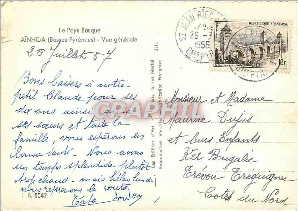 Aïnhoa (Basses-Pyrénées) — vue générale avec église et montagnes — Les Éditions d'Art - Verso