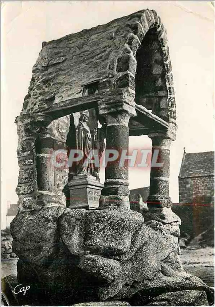 सेंट-गुएनोले की प्रतिमा — कैप डी ला पॉइंट डू कैप फ्रेहेल — कैप - आगे