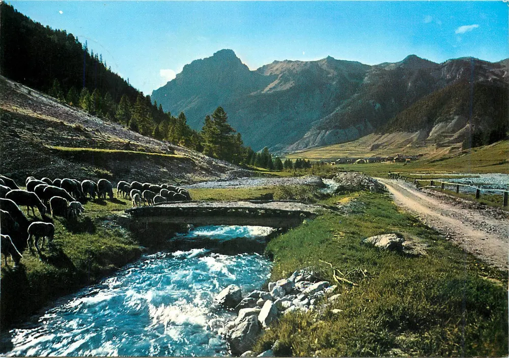 As Alpes - Paturagem — Les Éditions d'Alpes, n°226 - Frente