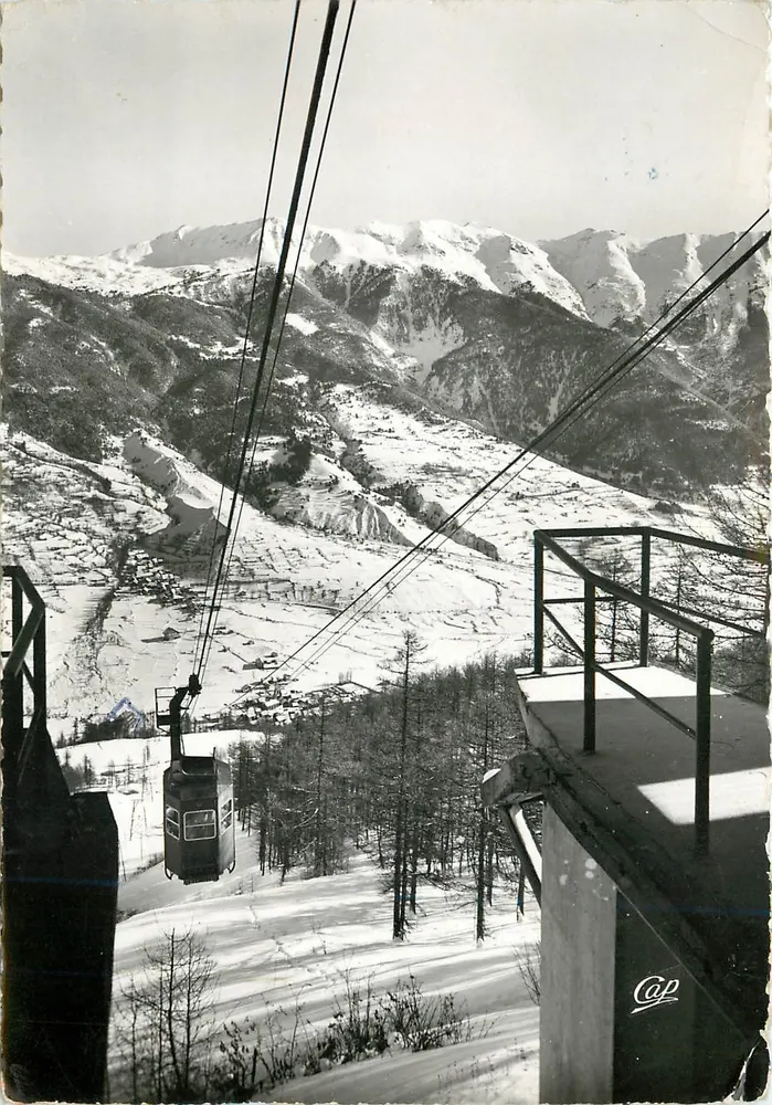 Ankunft des Seilbahnwagens in Serre-Chevalier — Verleger Cap — Nr. 1754 - Vorderseite