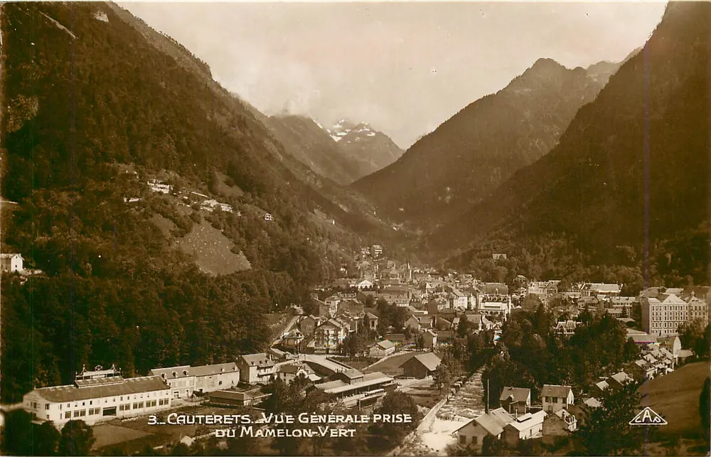 Cauterets — Vista geral tirada do Mamelon-Vert — C.A.S. - Frente