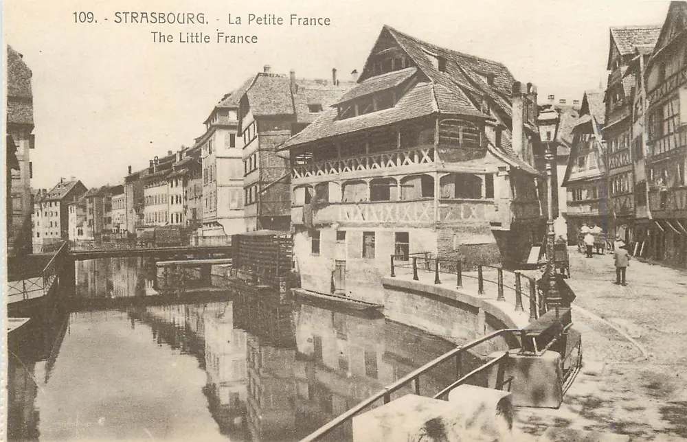 Strasbourg - La Petite France — vue du canal avec maison à colombages — éditeur Berkeret, n° 109 - Recto