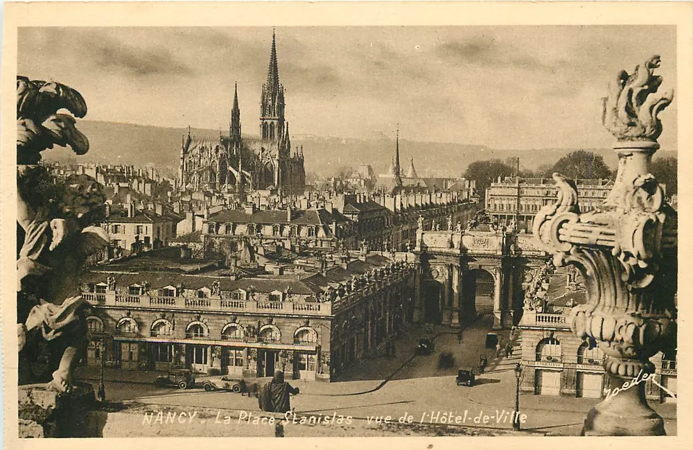 NANCY - Ansicht der Place Stanislas vom Rathaus — Edition V. Reeder, Nancy - Vorderseite