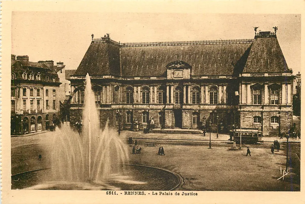 Rennes - O Palácio de Justiça — vista com fonte — editor L. Léonard, n° 4511 - Frente