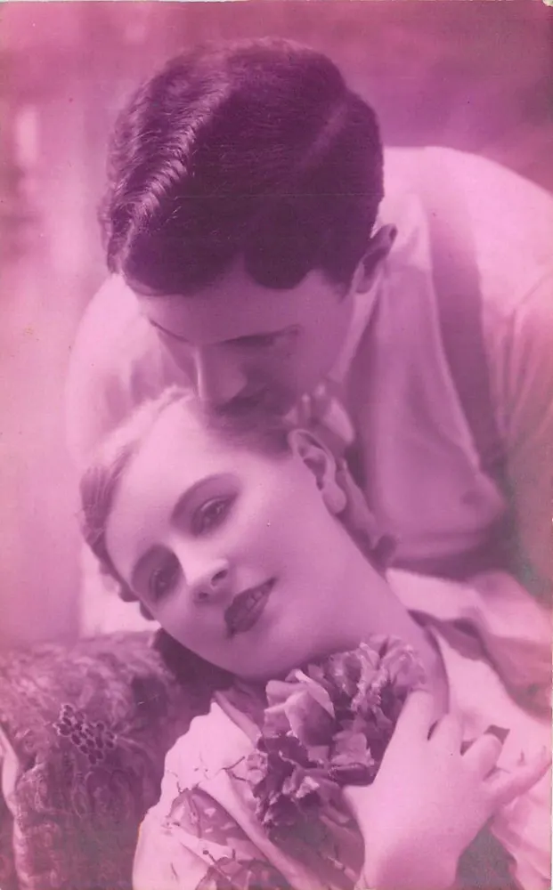 Casal em intimidade — fotografia sépia — editor desconhecido - Frente