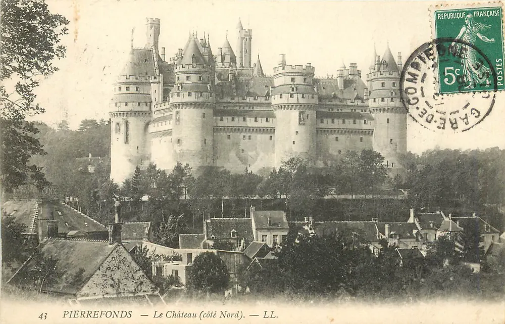 Pierrefonds — O Castelo (lado Norte) — LL. - Frente