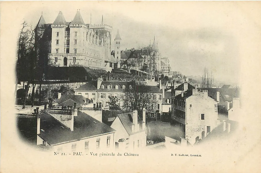 Pau - Vista geral do Castelo — D. T. Ealtour, Lourdes, N°21 - Frente