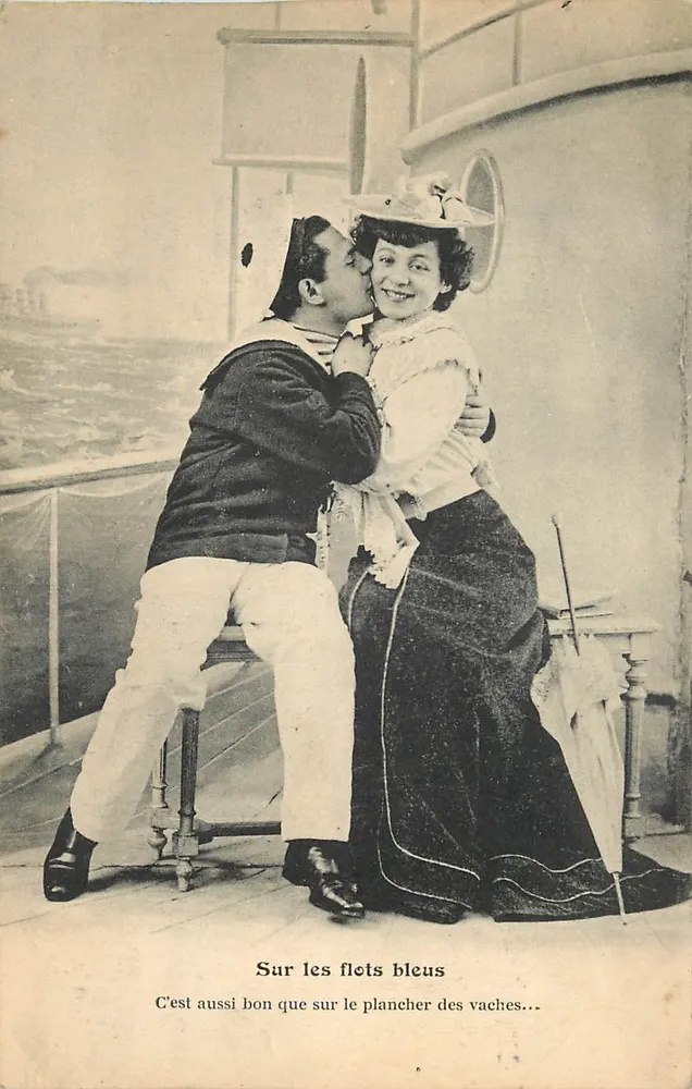 Sur les flots bleus — scène de couple à bord d'un navire — éditeur non visible - Recto
