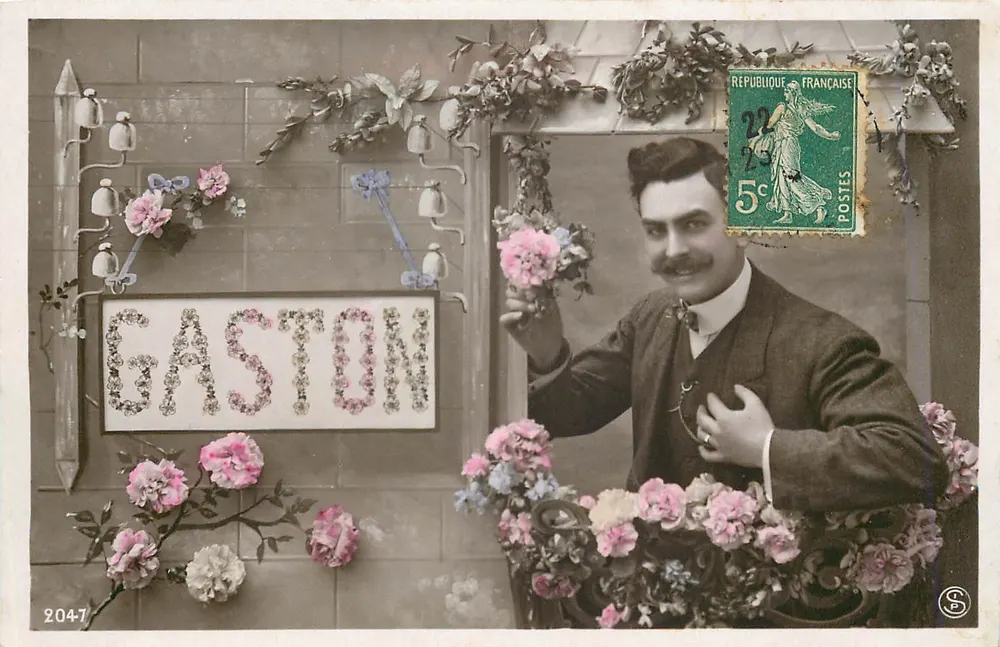 Gaston — dekoracyjna kartka pocztowa z kwiatami — wydawca S, n° 2047 - Awers