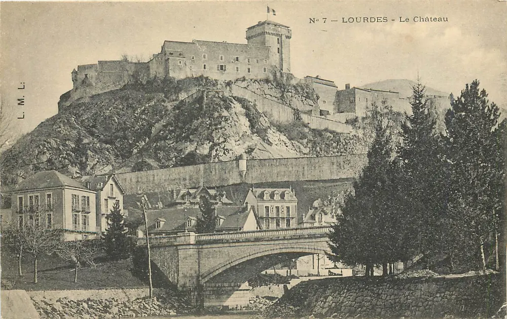 Lourdes - O Castelo — N° 7 — editor L.M.L. - Frente
