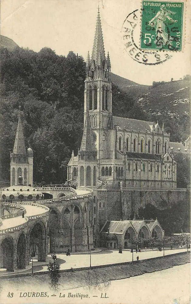 Lourdes — A Basílica — LL. n°43 - Frente