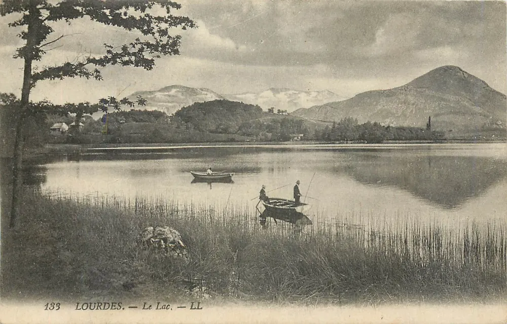 Lourdes — O Lago — LL - Frente