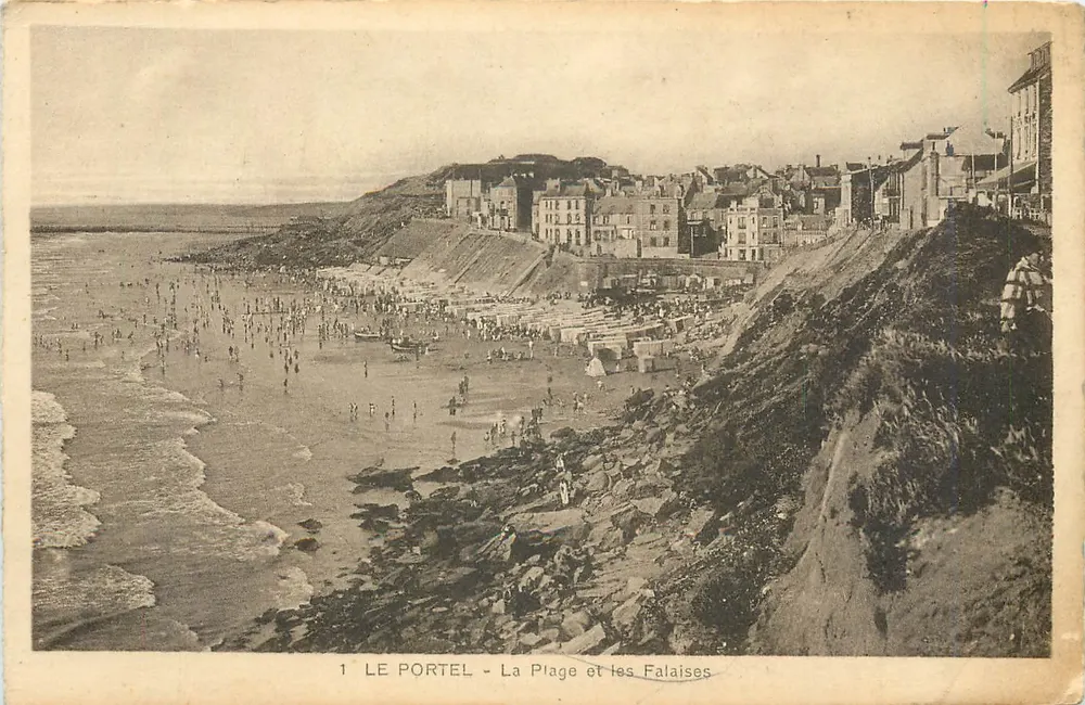 Le Portel - La Plage et les Falaises — Édition du Grand Bazar Portelois, n°1 - Recto
