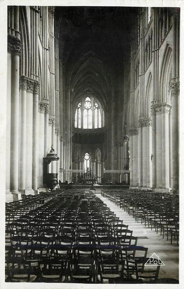 Reims - A Catedral - O coro e a nave — Jacques Fréville, n°6 - Frente