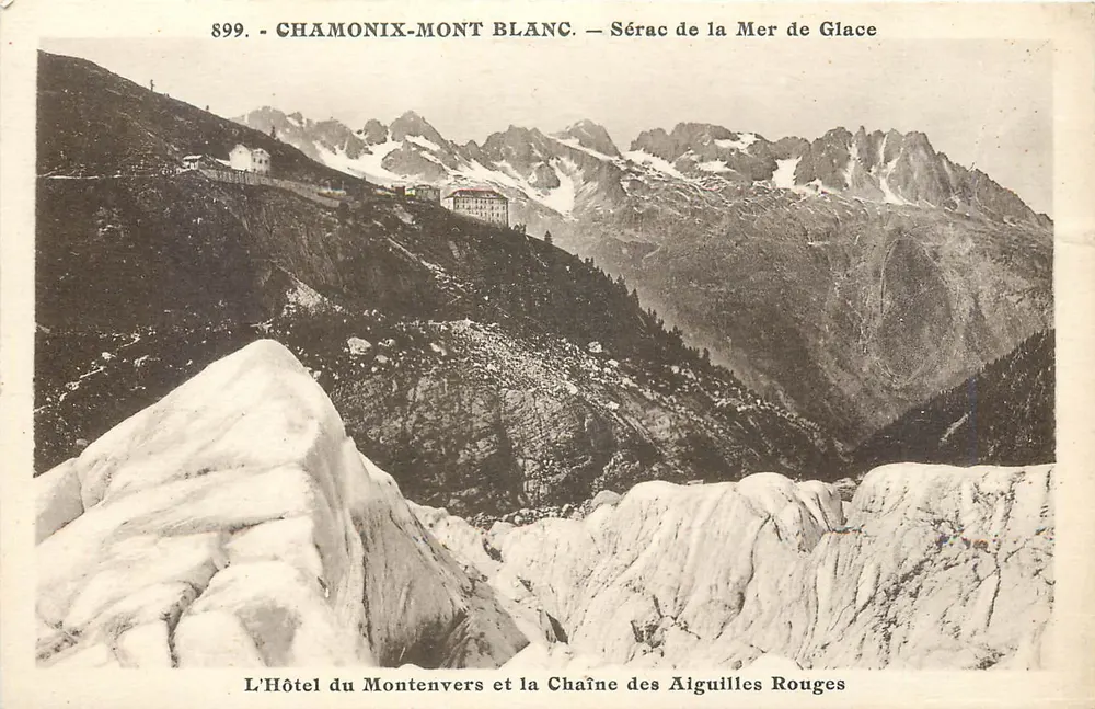 Chamonix-Mont Blanc — Sérac da Mer de Glace — O Hotel do Montenvers e a Cadeia das Aiguilles Rouges - Frente