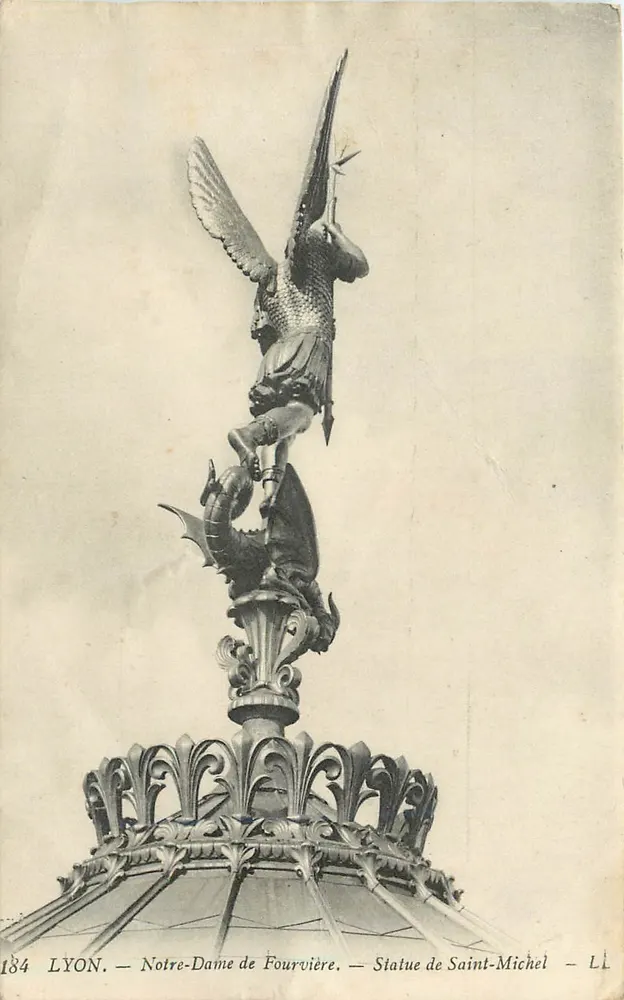 LYON. — Notre-Dame de Fourvière — Statue des Michaels — LL - Vorderseite