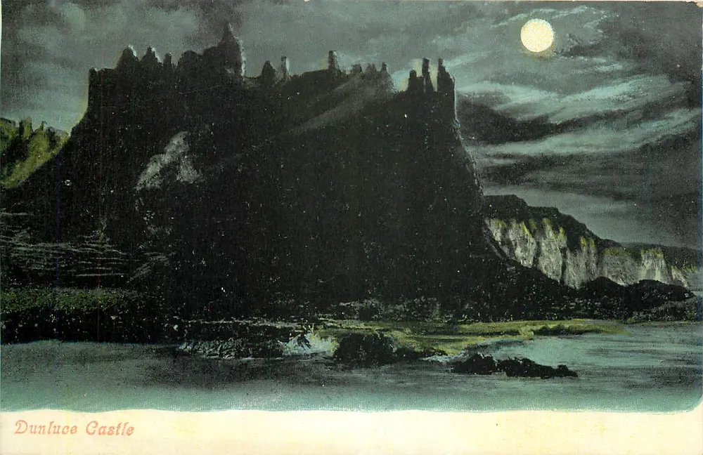 Castelo de Dunluce — noite sob a lua — Série Valentine's Moonlight - Frente