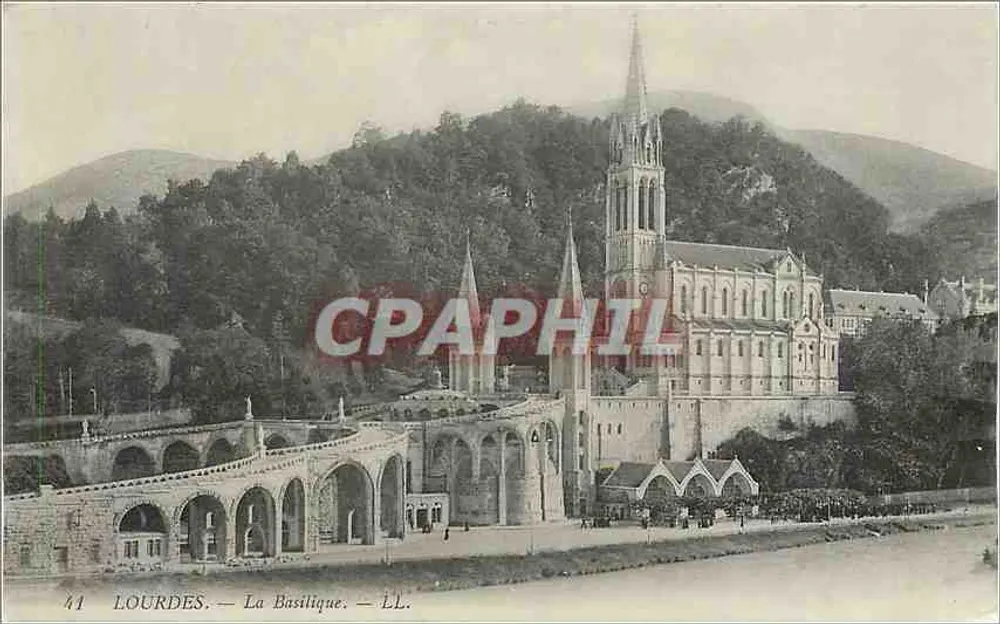 Lourdes — A Basílica — LL. - Frente