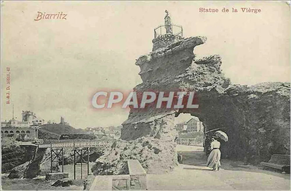 Biarritz — Estátua da Virgem sobre rocha — E. M.J. D. 10511, 42 - Frente