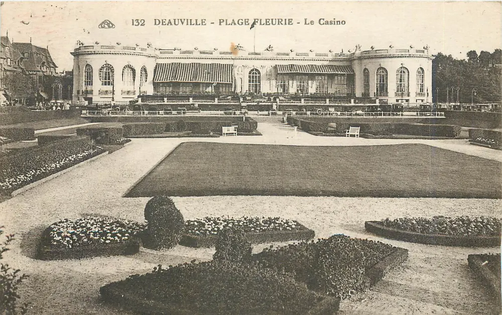 Deauville - Plage Fleurie - Le Casino — éditeur Cie Allophone des Arts Photo Strasbourg, n° 132 - Recto