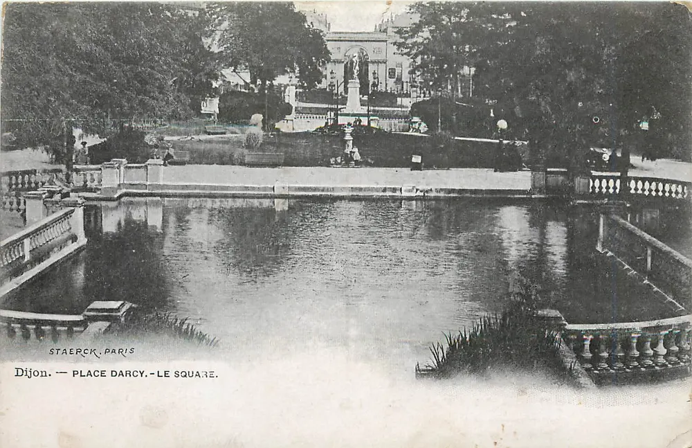 Dijon — Place Darcy — O Square — Staerck, Paris - Frente