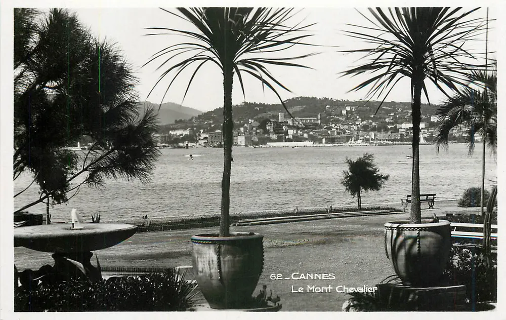 Cannes - O Monte Chevalier — vista panorâmica do mar e da cidade — Edições Colonel Driant, Nice - Frente