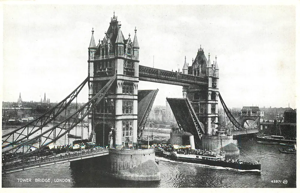 Ponte Tower, Londres — vista com pontas levantadas — Valentine's Postcards n°43871 - Frente