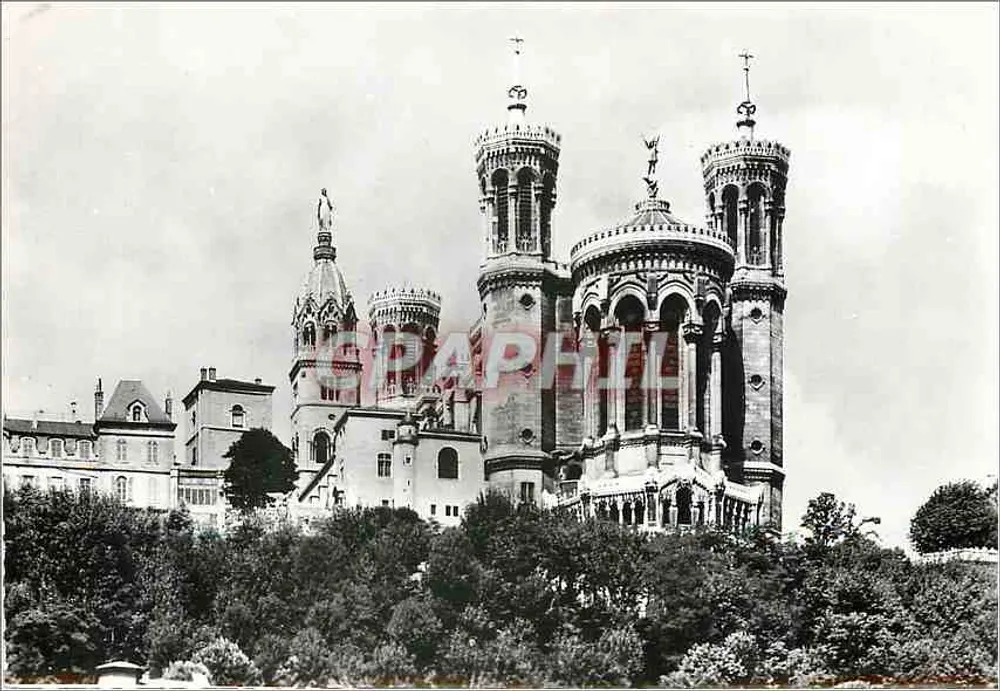 Die Türme der Basilika Notre-Dame de Fourvière — Lyon — Les Éditions de l'Économie - Vorderseite