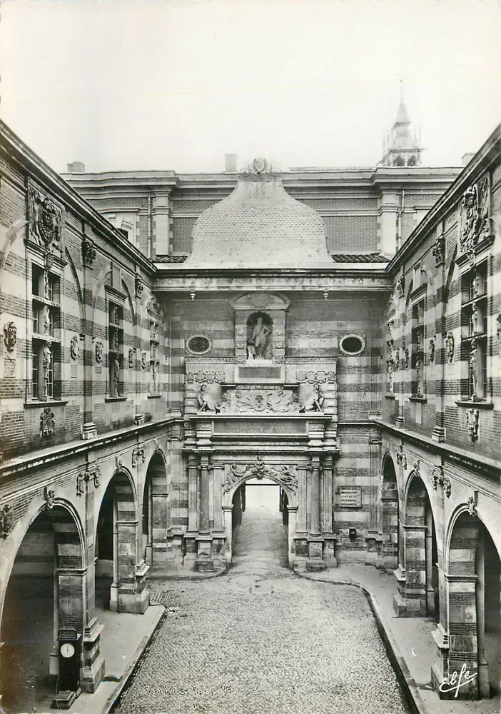 Toulouse - O Capitole - Cour Henri IV (Início do século XVII) — Edições Pyrénées-Océan - Frente