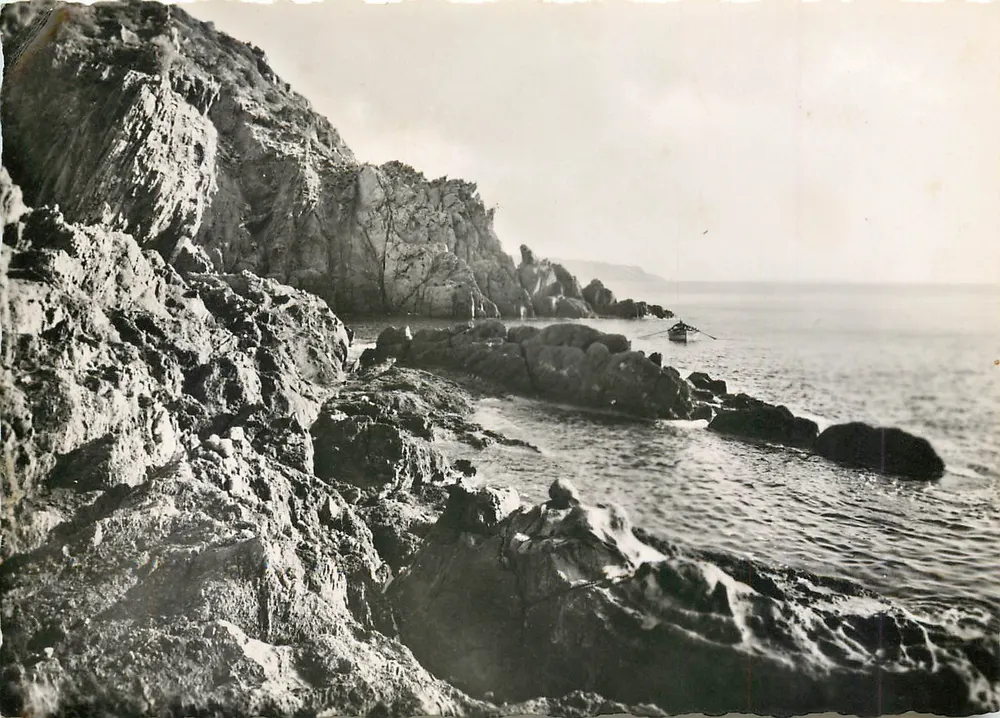 As Margens da Riviera — Calanques na Costa — Sociedade Edições da França, 3327 - Frente