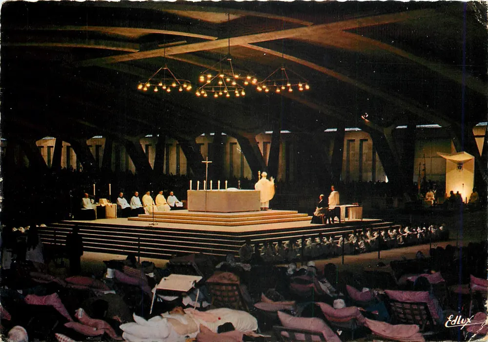 A Basílica Subterrânea São Pio X — Lourdes — Editor Edlux - Frente