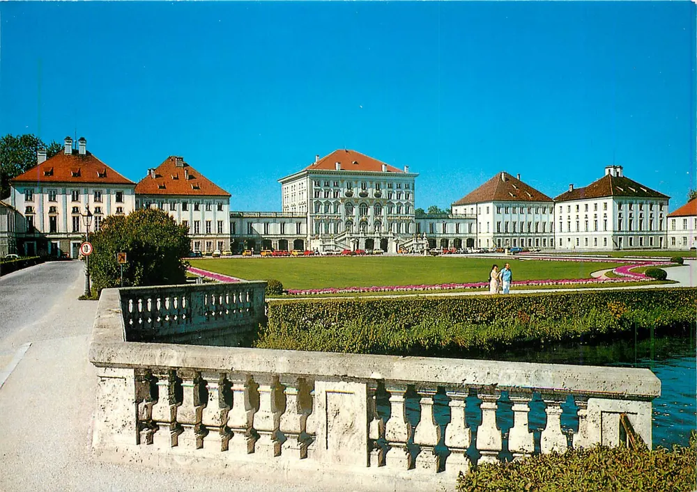 Schloss Nymphenburg — Castelo Real — München — Ny 8 - Frente