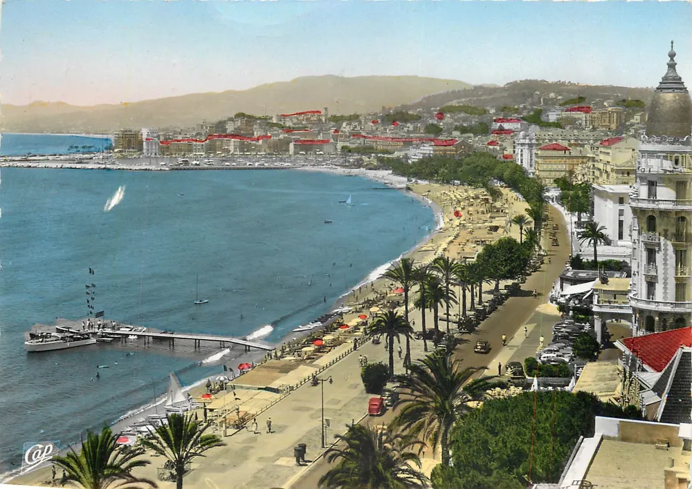 Cannes - Die Promenade de la Croisette und Mont Chevalier — Real-Photo, Paris (15) - Vorderseite