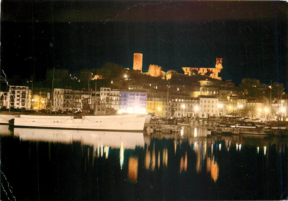 Cannes in der Nacht — Der Quai Saint-Pierre und der Suquet — Editions d'Art Montluët - Vorderseite