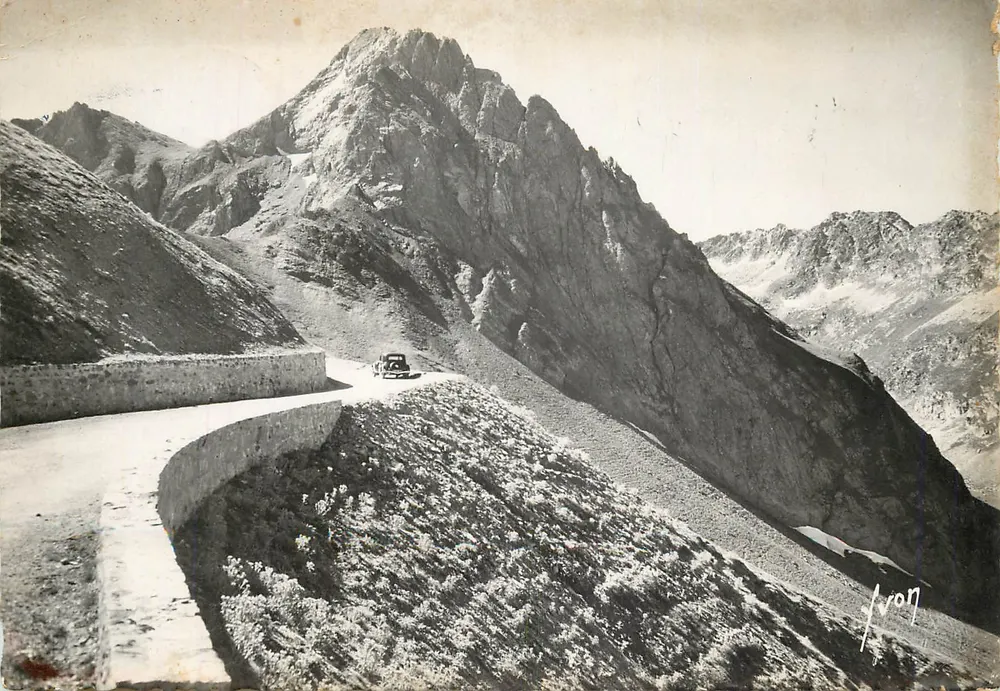De Hoogere Pyreneeën — Pas van Tourmalet (2114 m.) — Les Éditions d'Art, Parijs - Voorkant