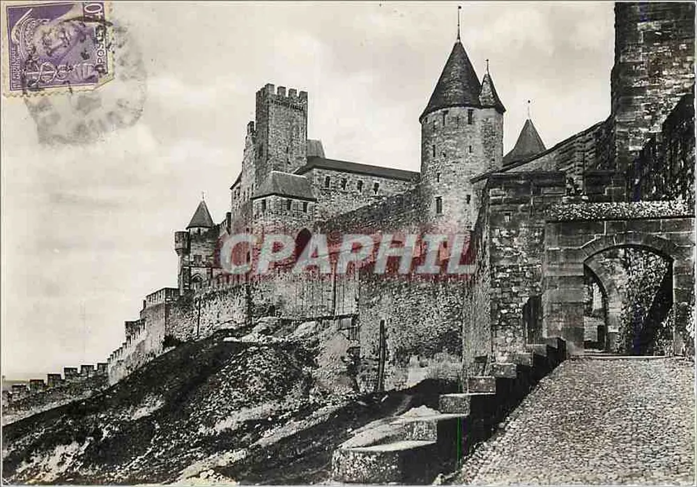 Cité de Carcassonne — A Porta de Aude — editor não visível - Frente