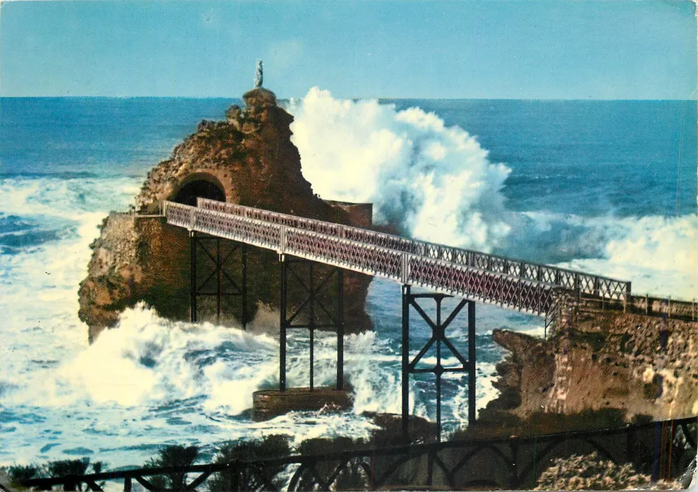 A Tempestade no Rocher de la Vierge — Biarritz — Editor D.L. 72, CP dos Artes Fotográficas - Frente