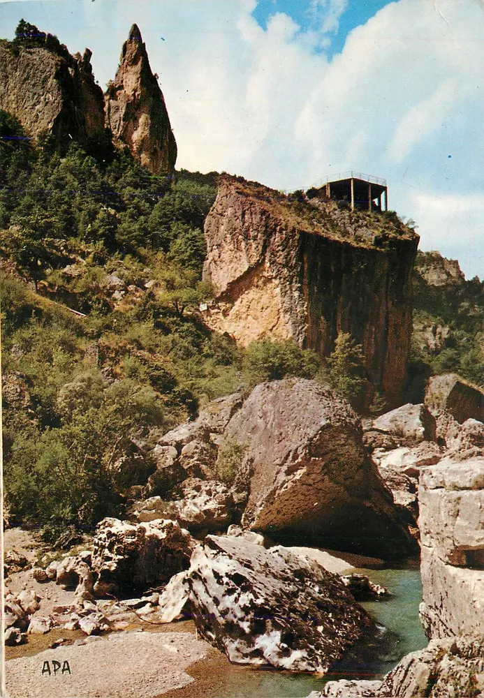 Tarn-Schluchten — Der Spitzfelsen — APA - Vorderseite