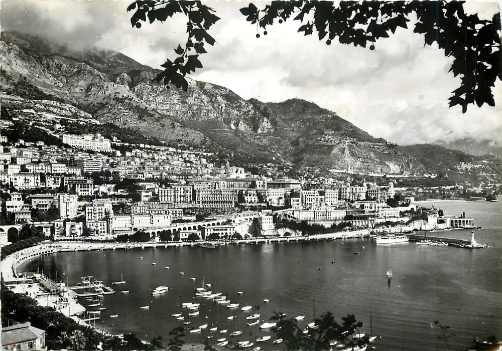 The French Riviera — General View and the Port — Edit. AJAX, Monaco, n° 1415 - Front