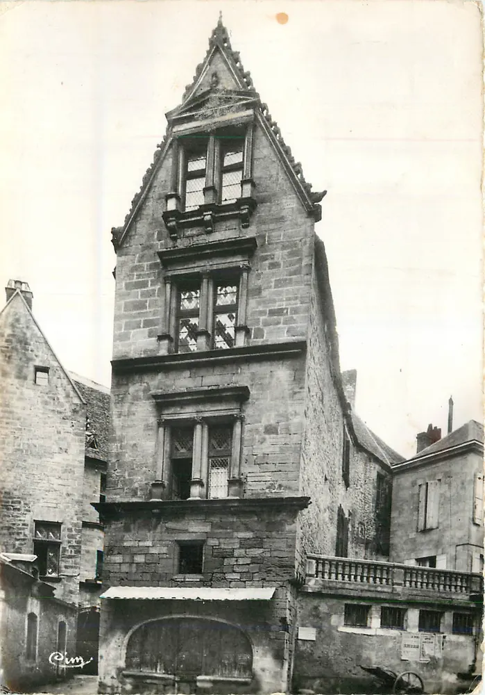 Sarlat (Dordogne) — Velha Casa — Fotógrafo Pim - Frente