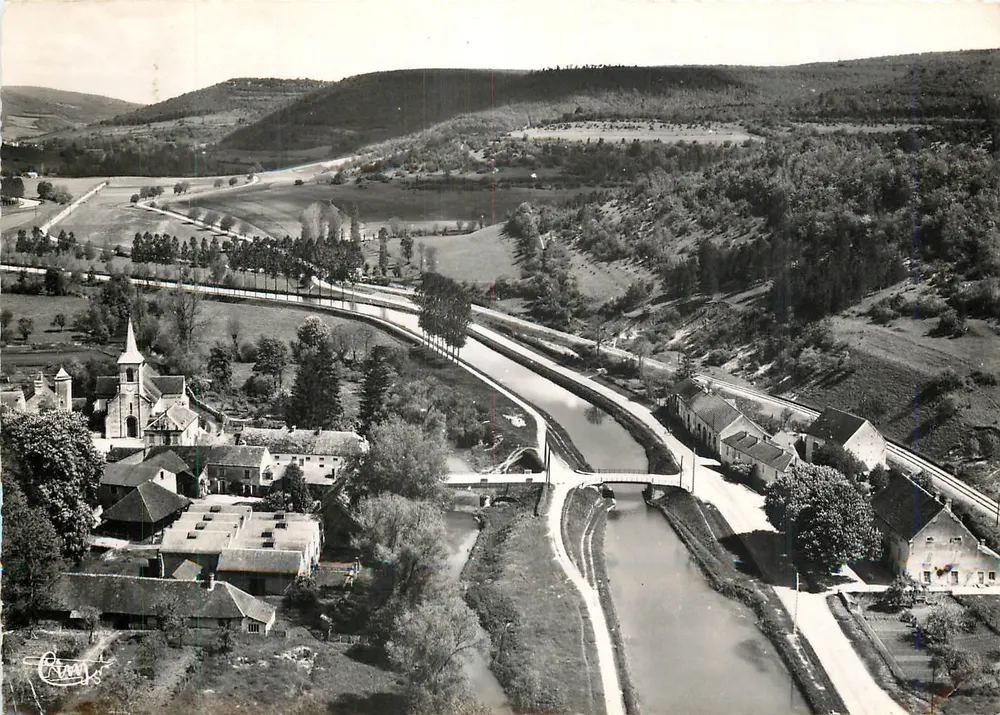 Veuvey-sur-Ouche — Luftbild der Ouche-Tal und des Burgunderkanals — Combière Imp. (S.-et-L.) - Vorderseite