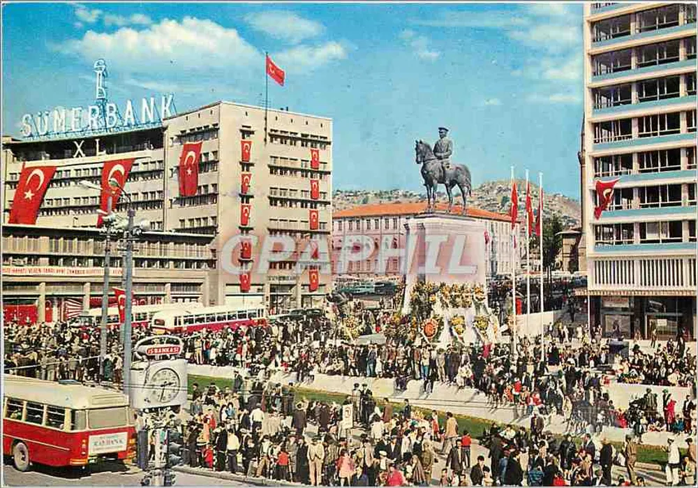 Ankara — Plein Atatürk — Sumerbank en paardstatue — uitgever Haskin Color - Voorkant