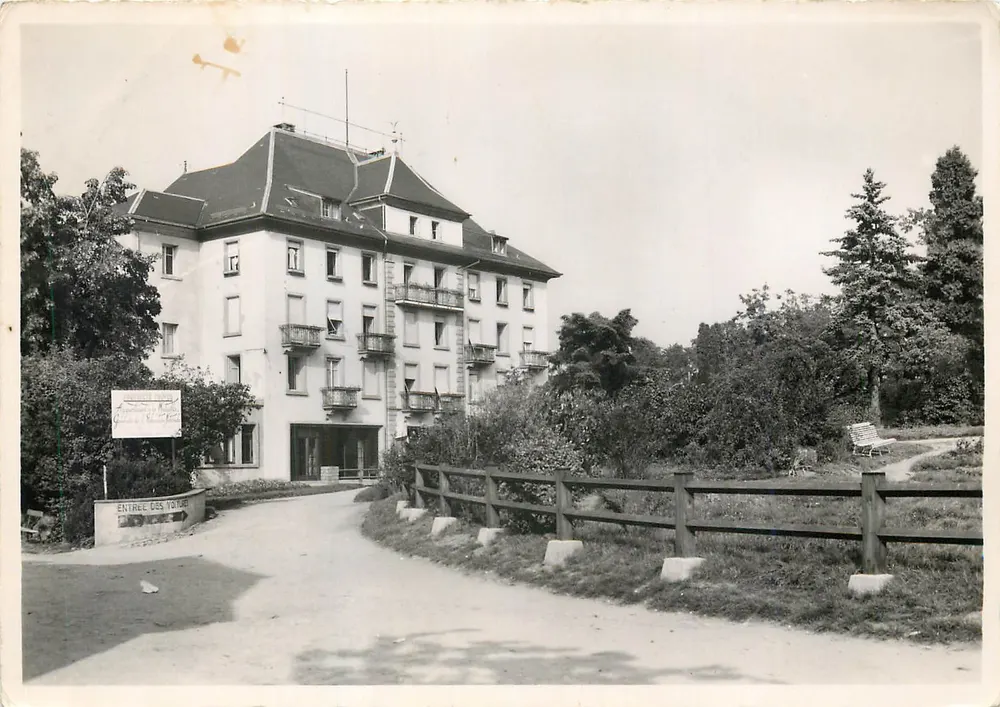Hôtel des Voûtes — Estabelecimento da Casa do Centro de Educação Nacional — Editor Véritable, St-Louis (H-Rhin) - Frente