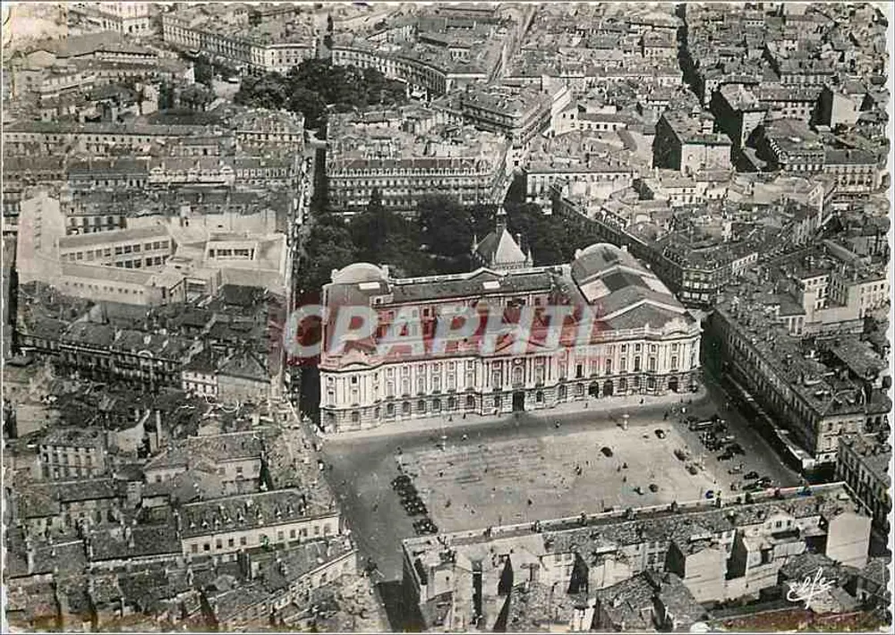 Toulouse — Luftbild des Capitole und der Donjon — Édit. Pyr. Océan - LABOUCHE F. - Toulouse - Vorderseite
