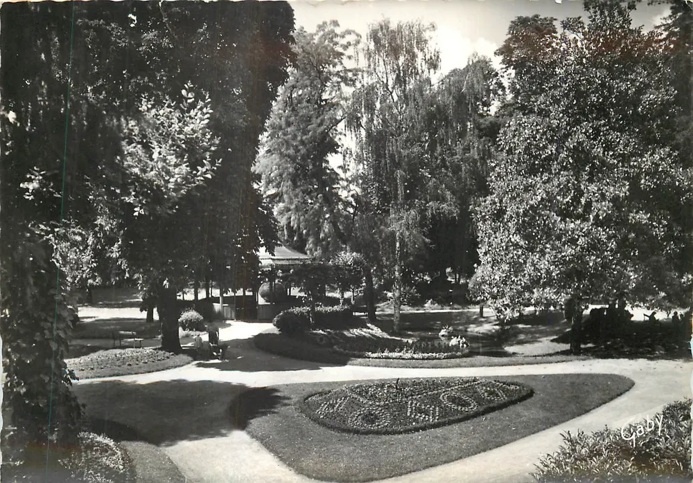 O Jardim Público — Périgueux (Dordogne) — Edições Gaby - Frente
