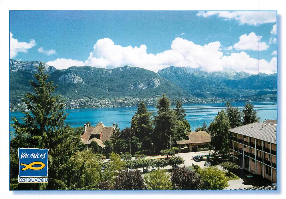 Lago de Annecy — vista panorâmica — Férias Renouveau - Frente