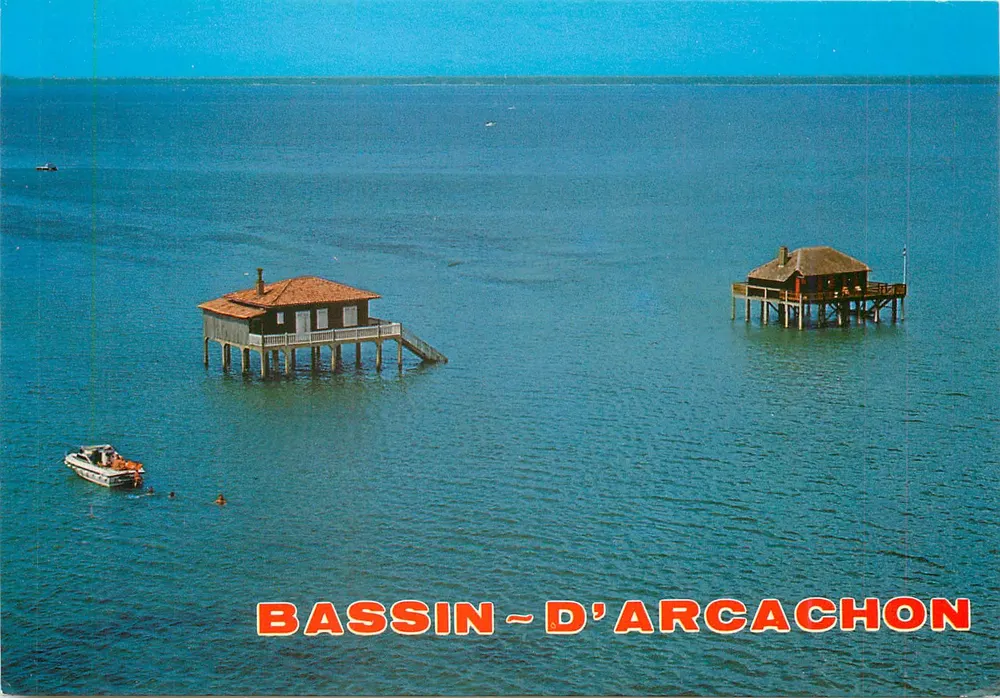 Bassins d'Arcachon — Vue aérienne de maisons sur pilotis — Éditeur ARTAUD Frères - Recto